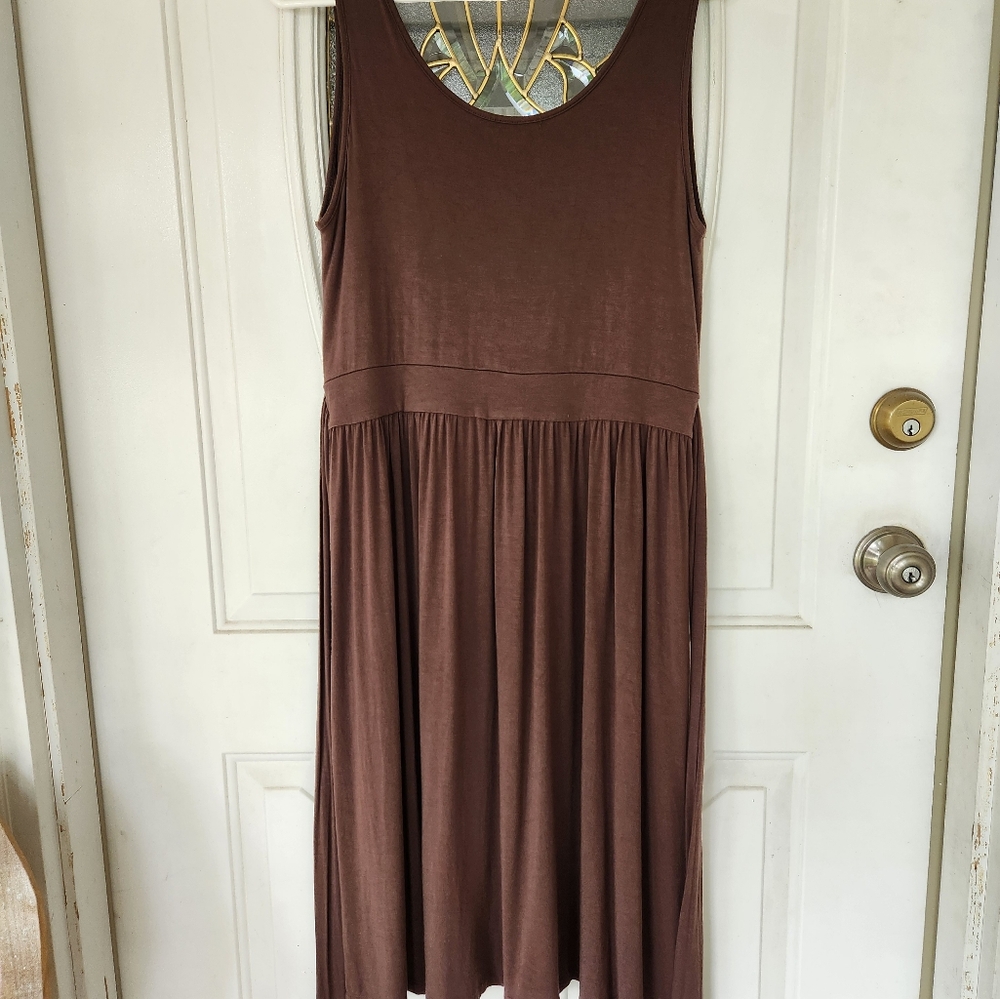 BROWN DRESS - Picture 3 of 3